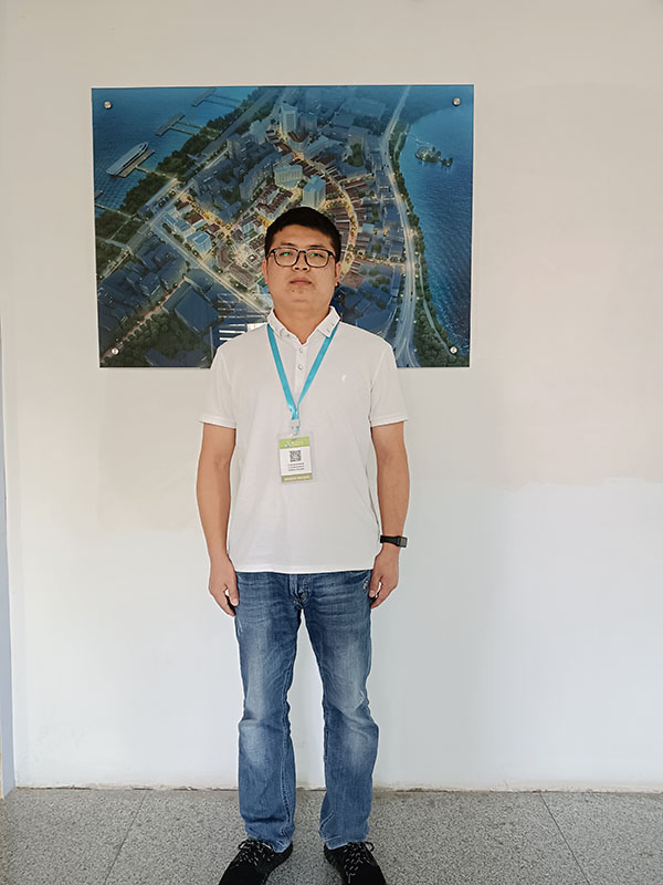 先進(jìn)中層管理干部項目管理中心副主任、九江洋街項目負(fù)責(zé)人蔡棟.jpg